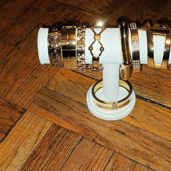 Bracelets - Picture 9 of 9